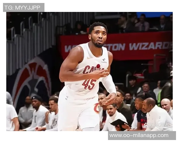 米切尔半场表现抢眼16分钟内高效贡献12分3板1助1断1帽